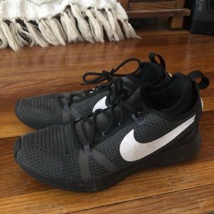 Women’s NIKE DUEL RACER SHOES